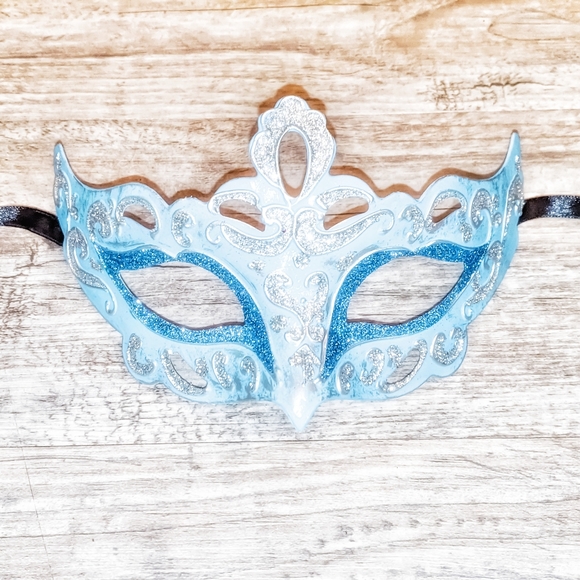 Venetian Cat Eye Mask Masquerade Mask Mardi Gras Mask - Picture 4 of 5